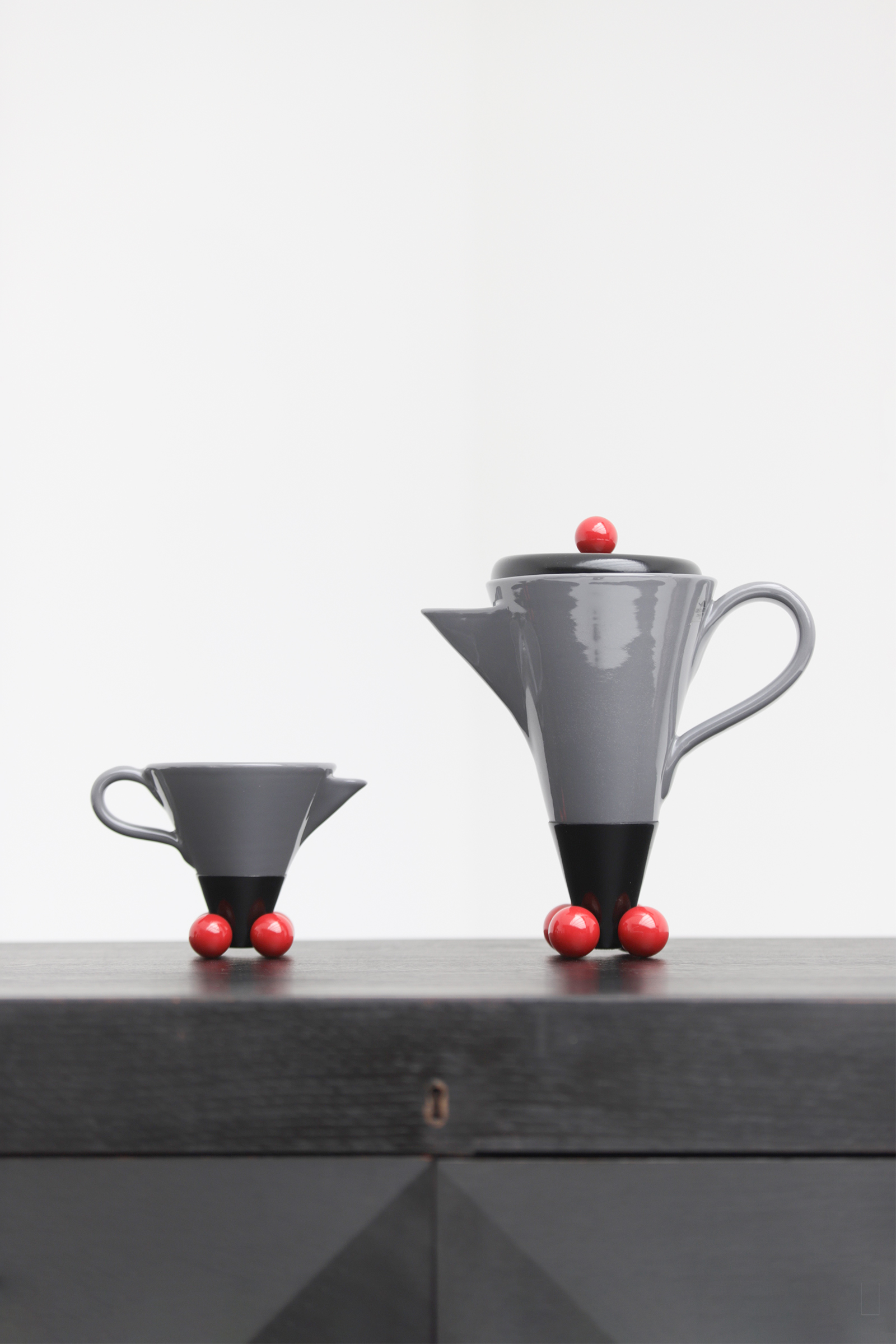 Coffee / tea set designed by Pietro D'Amato for Costantini l’Ogetto 1980image 3
